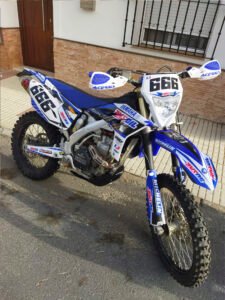 ADHESIVOS Y PEGATINAS DE VINILO YAMAHA ENDURO Y CROSS Rt002-01