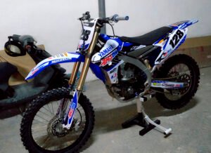 ADHESIVOS Y PEGATINAS DE VINILO YAMAHA ENDURO Y CROSS Rt002-02